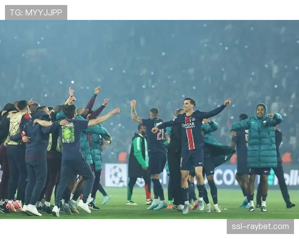 巴黎前锋姆巴耶与阿什拉夫会师非洲杯决赛